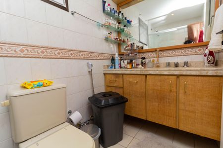 Apartamento à venda com 92m², 3 quartos e 2 vagas Apartamento à venda com 92m², 3 quartos e 2 vagasBanheiro da Suíte