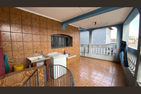 Casa à venda com 342m², 4 quartos e 6 vagas Casa à venda com 342m², 4 quartos e 6 vagasÁrea de Serviço