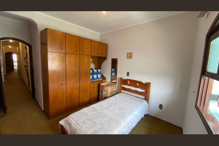 Casa à venda com 342m², 4 quartos e 6 vagas Casa à venda com 342m², 4 quartos e 6 vagasQuarto 2