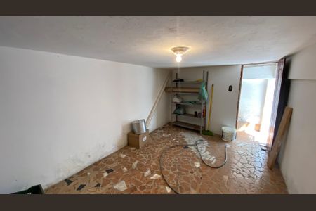 Casa à venda com 342m², 4 quartos e 6 vagas Casa à venda com 342m², 4 quartos e 6 vagasPorão