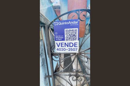 Casa à venda com 342m², 4 quartos e 6 vagas Casa à venda com 342m², 4 quartos e 6 vagasFachada