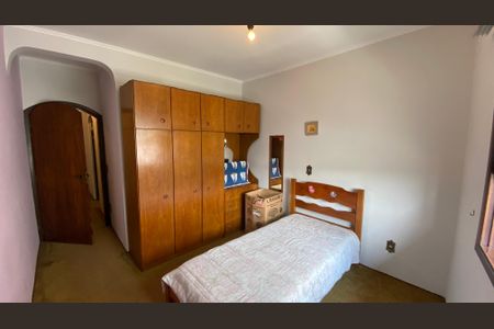Casa à venda com 342m², 4 quartos e 6 vagas Casa à venda com 342m², 4 quartos e 6 vagasQuarto 2
