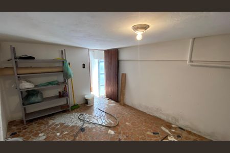 Casa à venda com 342m², 4 quartos e 6 vagas Casa à venda com 342m², 4 quartos e 6 vagasPorão
