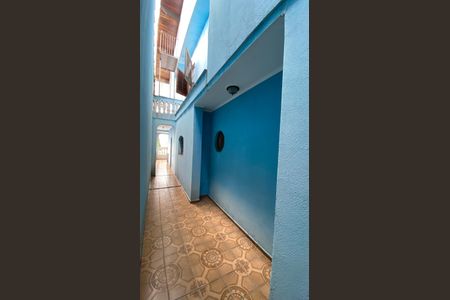 Casa à venda com 342m², 4 quartos e 6 vagas Casa à venda com 342m², 4 quartos e 6 vagasQuintal - Corredor