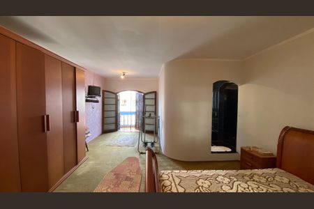 Casa à venda com 342m², 4 quartos e 6 vagas Casa à venda com 342m², 4 quartos e 6 vagasSuite