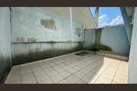 Casa à venda com 342m², 4 quartos e 6 vagas Casa à venda com 342m², 4 quartos e 6 vagasQuintal