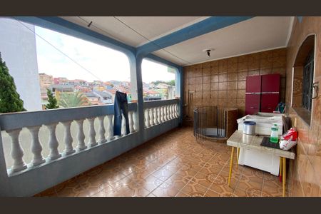Casa à venda com 342m², 4 quartos e 6 vagas Casa à venda com 342m², 4 quartos e 6 vagasÁrea de Serviço