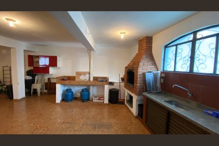 Casa à venda com 342m², 4 quartos e 6 vagas Casa à venda com 342m², 4 quartos e 6 vagasGaragem