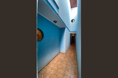 Casa à venda com 342m², 4 quartos e 6 vagas Casa à venda com 342m², 4 quartos e 6 vagasQuintal - Corredor