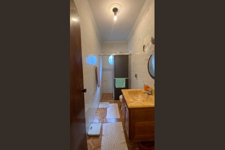 Casa à venda com 342m², 4 quartos e 6 vagas Casa à venda com 342m², 4 quartos e 6 vagasBanheiro