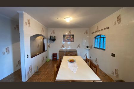 Casa à venda com 342m², 4 quartos e 6 vagas Casa à venda com 342m², 4 quartos e 6 vagasCozinha