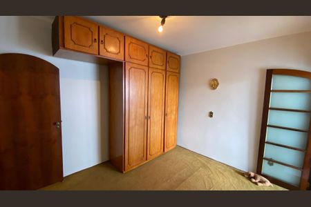 Casa à venda com 342m², 4 quartos e 6 vagas Casa à venda com 342m², 4 quartos e 6 vagasQuarto 1