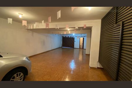 Casa à venda com 342m², 4 quartos e 6 vagas Casa à venda com 342m², 4 quartos e 6 vagasGaragem