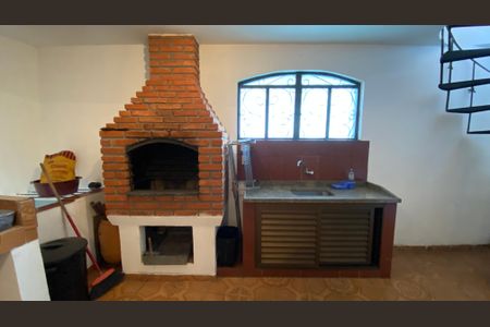 Casa à venda com 342m², 4 quartos e 6 vagas Casa à venda com 342m², 4 quartos e 6 vagasGaragem