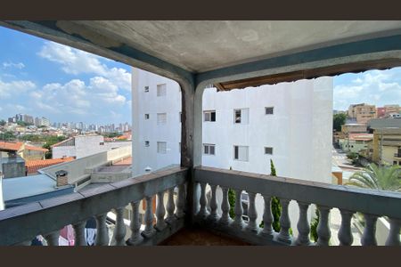 Casa à venda com 342m², 4 quartos e 6 vagas Casa à venda com 342m², 4 quartos e 6 vagasQuarto 1 Varanda