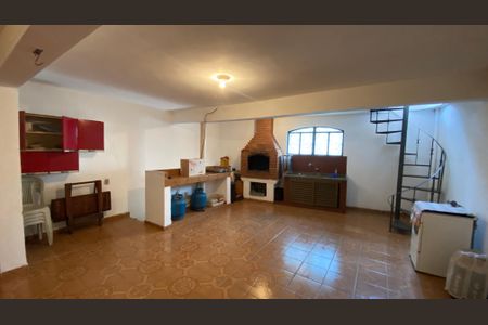 Casa à venda com 342m², 4 quartos e 6 vagas Casa à venda com 342m², 4 quartos e 6 vagasGaragem
