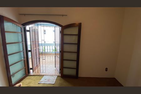 Casa à venda com 342m², 4 quartos e 6 vagas Casa à venda com 342m², 4 quartos e 6 vagasQuarto 1