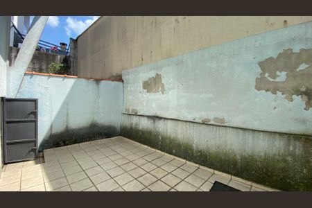 Casa à venda com 342m², 4 quartos e 6 vagas Casa à venda com 342m², 4 quartos e 6 vagasQuintal