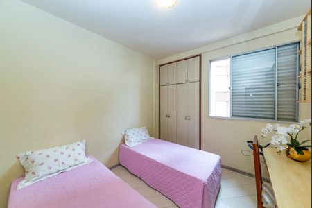 Apartamento à venda com 140m², 4 quartos e 1 vagaQuarto 2