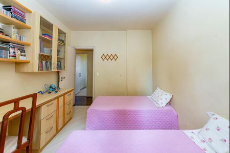 Apartamento à venda com 140m², 4 quartos e 1 vagaQuarto 2