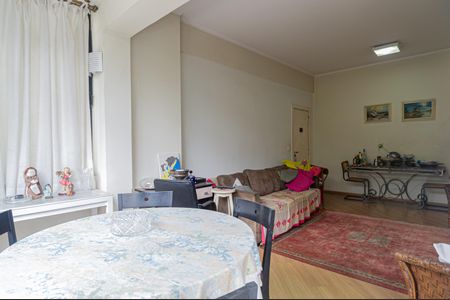 Apartamento à venda com 111m², 2 quartos e 1 vaga Apartamento à venda com 111m², 2 quartos e 1 vagaSala