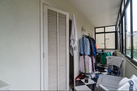 Apartamento à venda com 111m², 2 quartos e 1 vaga Apartamento à venda com 111m², 2 quartos e 1 vagaVaranda da Sala e dos Quartos