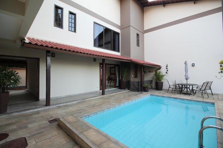 Casa de condomínio à venda com 313m², 5 quartos e 7 vagasPiscina