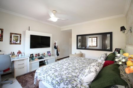 Casa de condomínio à venda com 313m², 5 quartos e 7 vagasQuarto 4 - Suíte