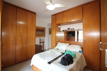 Casa de condomínio à venda com 313m², 5 quartos e 7 vagasQuarto 2 - Suíte