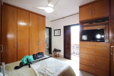 Casa de condomínio à venda com 313m², 5 quartos e 7 vagasQuarto 2 - Suíte