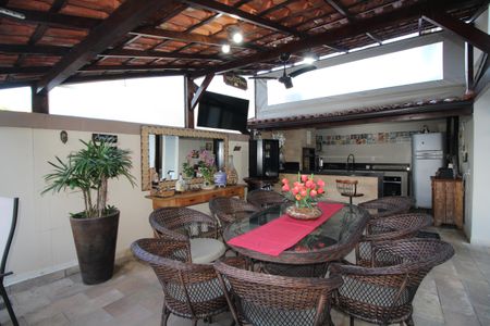 Casa de condomínio à venda com 313m², 5 quartos e 7 vagasChurrasqueira