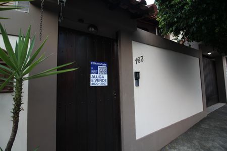Casa de condomínio à venda com 313m², 5 quartos e 7 vagasFachada com Placa Quinto Andar