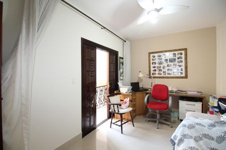 Casa de condomínio à venda com 313m², 5 quartos e 7 vagasQuarto 1