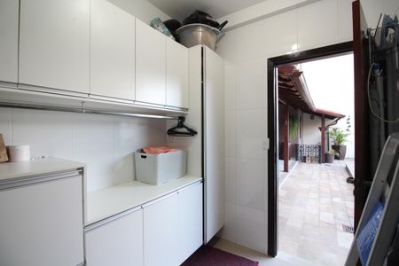 Casa de condomínio à venda com 313m², 5 quartos e 7 vagasÁrea de Serviço