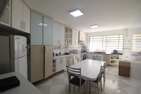 Casa à venda com 173m², 3 quartos e 6 vagasCozinha