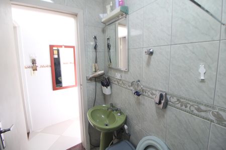 Casa à venda com 173m², 3 quartos e 6 vagasBanheiro 2