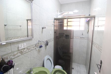 Casa à venda com 173m², 3 quartos e 6 vagasBanheiro 2