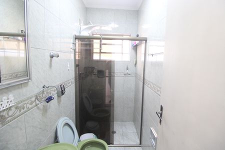 Casa à venda com 173m², 3 quartos e 6 vagasBanheiro 2