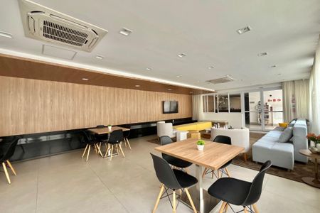 Apartamento à venda com 37m², 2 quartos e sem vagaÁrea comum - Salão de festas