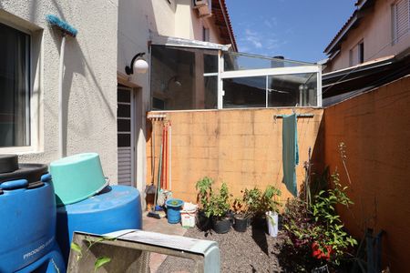 Casa de condomínio à venda com 52m², 2 quartos e 1 vagaÁrea externa