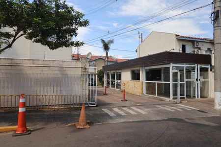 Casa de condomínio à venda com 52m², 2 quartos e 1 vagaFachada e portaria