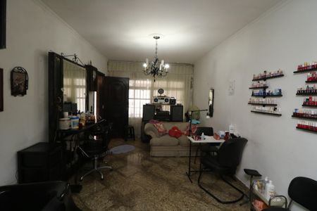 Casa à venda com 200m², 3 quartos e 2 vagasSala