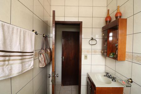 Casa à venda com 200m², 3 quartos e 2 vagasBanheiro da Suíte