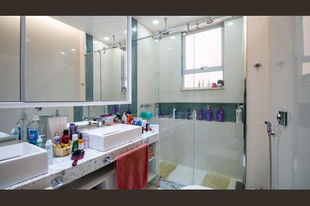 Apartamento à venda com 162m², 3 quartos e sem vagaBanheiro