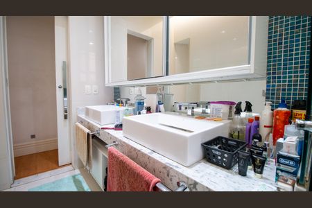 Apartamento à venda com 162m², 3 quartos e sem vagaBanheiro