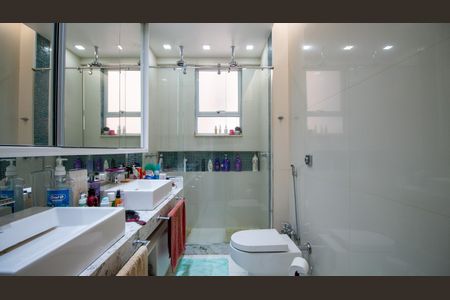 Apartamento à venda com 162m², 3 quartos e sem vagaBanheiro