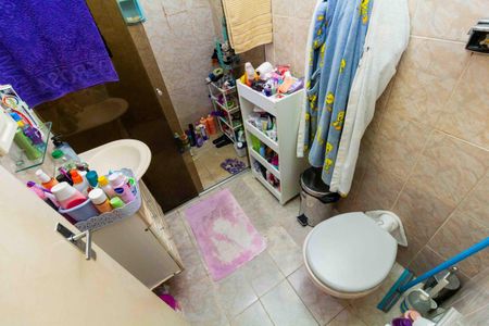 Casa à venda com 70m², 2 quartos e 2 vagasBanheiro