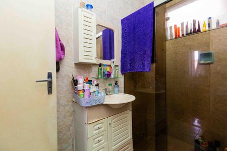 Casa à venda com 70m², 2 quartos e 2 vagasBanheiro