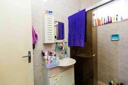 Casa à venda com 70m², 2 quartos e 2 vagasBanheiro