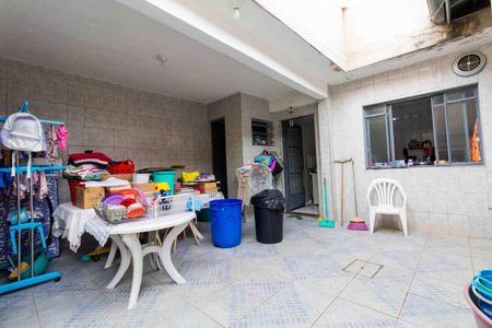 Casa à venda com 70m², 2 quartos e 2 vagasQuintal e Área de Serviço